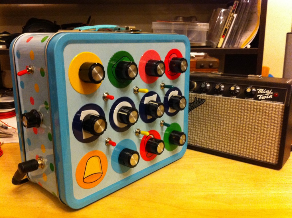 sineqube's weird sound generator